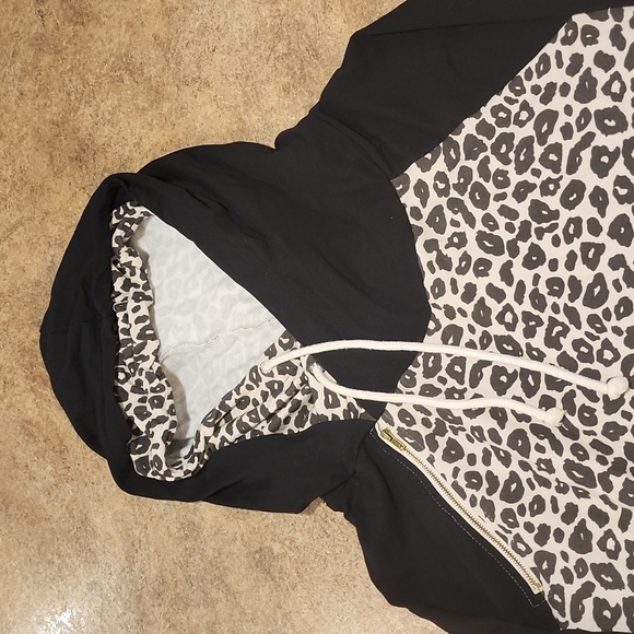 BOUTIQUE DOUBLE HOODED SWEATSHIRT - Picture 2 of 10